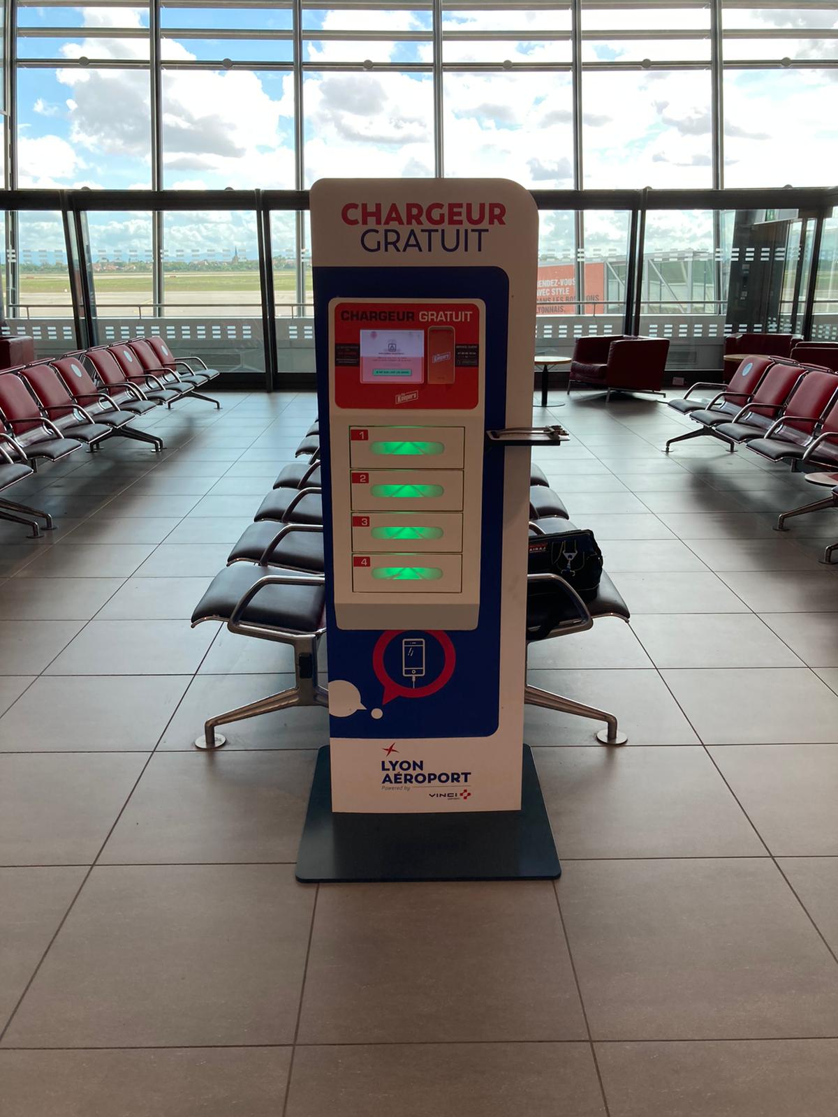 Charging stations for phones Lyon Airport Lyon Aéroport