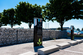 bornes de recharge électrique Lyon aéroport