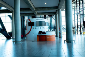 service point d'information Lyon Aéroport