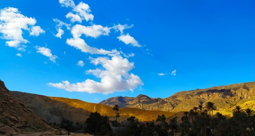 Destination Biskra paysage montagneux