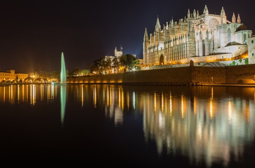 Destination Palma de Majorque Cathédrale de nuit