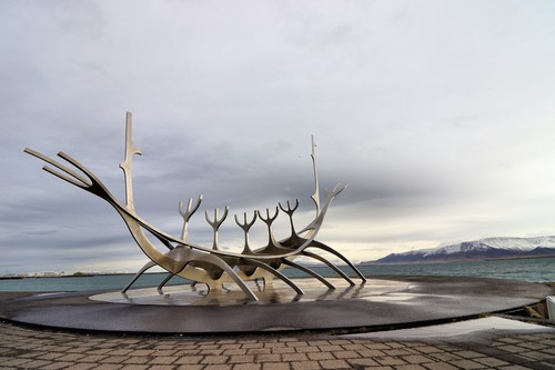 Destination Reykjavik Islande sculpture