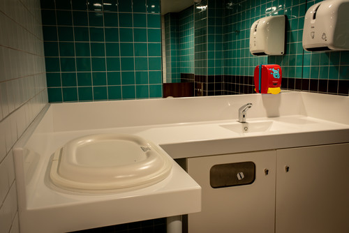 changé bébé toilettes family