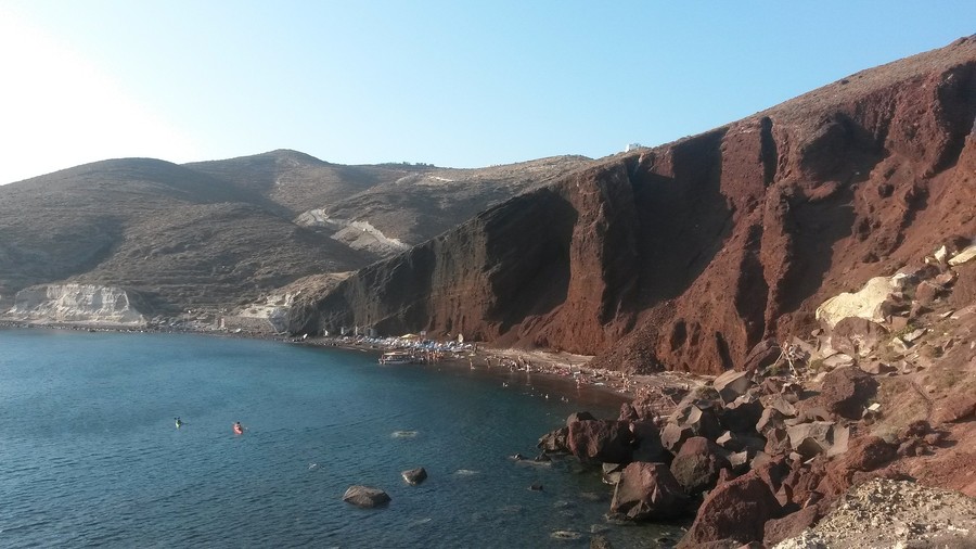 santorin-plage-rouge
