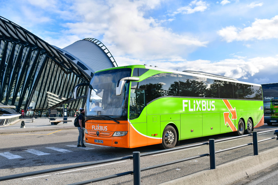 acces transporteur Flixbus Lyon aéroport