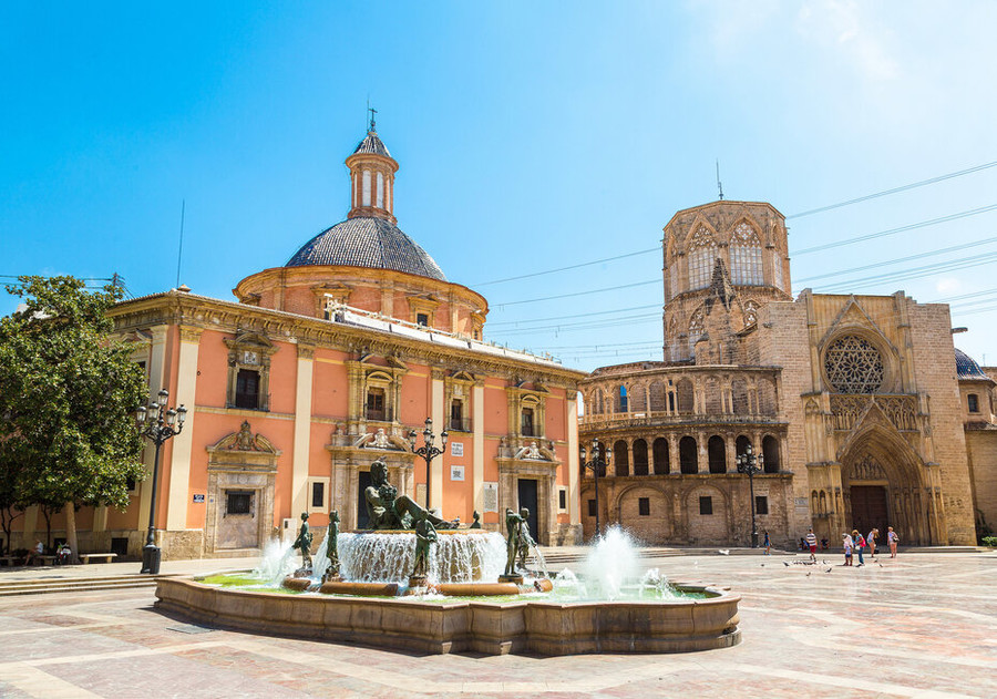 Plaza de Virgen