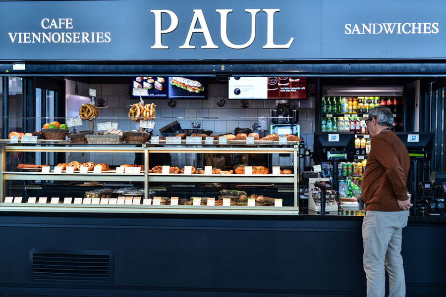 PAUL - Zone d'embarquement Terminal 2