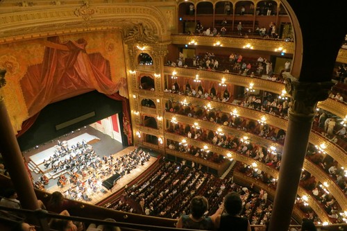 Concert musique classique orchestre à l'opéra
